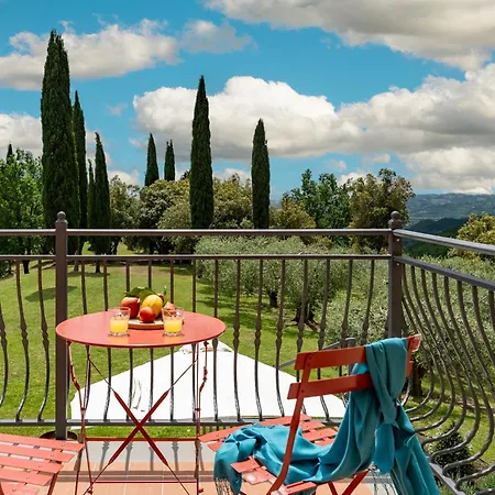 Tenuta Santa Cristina 10, Emma Villa Gubbio